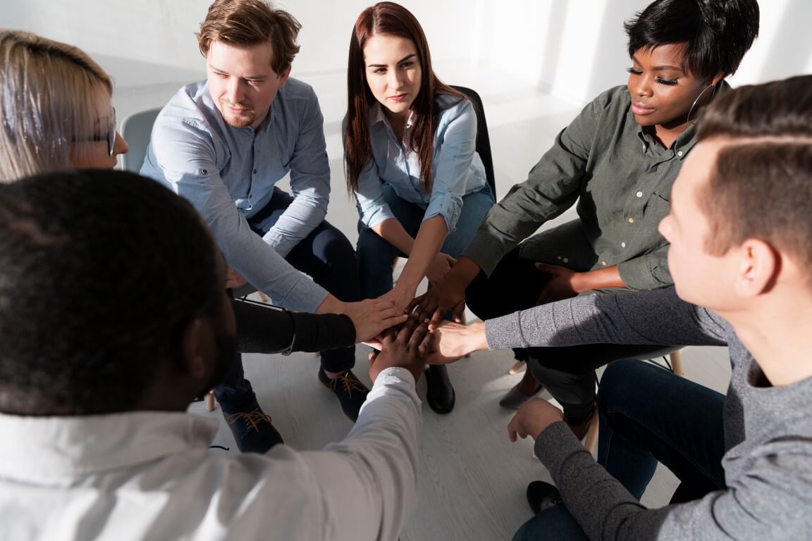 חשופים יותר מתמיד- ההתמכרויות של הדור הצעיר