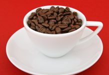 למה קפה טחון טרי עדיף על קפסולות?