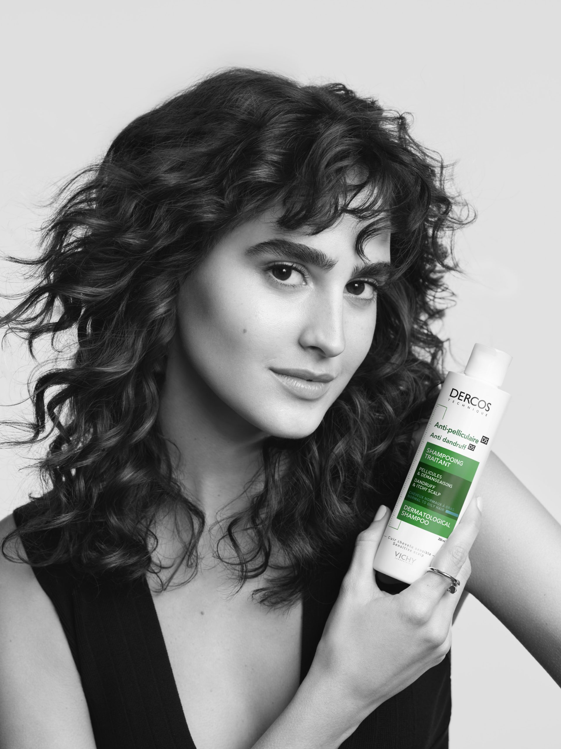 מותג הדרמו-קוסמטיקה הצרפתי VICHY מציע שמפו נגד קשקשים